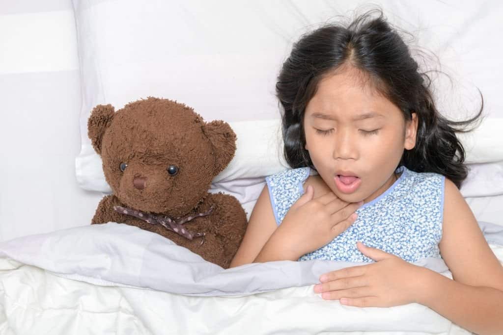 Viêm phế quản ở trẻ xảy ra khi các đường dẫn không khí đến phổi bị viêm hoặc nhiễm trùng
