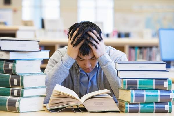 Ảnh hưởng đến học tập và công việc