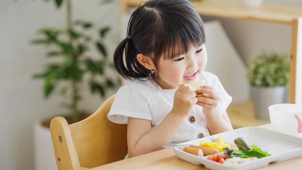 Điều chỉnh chế độ ăn cho trẻ