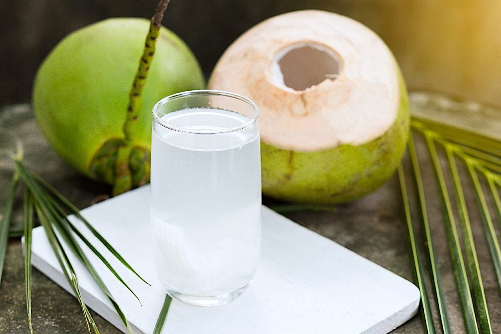 Nước dừa giúp bổ sung nước và điện giải