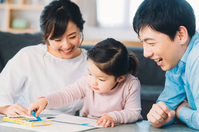Quan tâm đến cảm xúc của trẻ