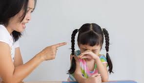 So sánh con với bạn bè
