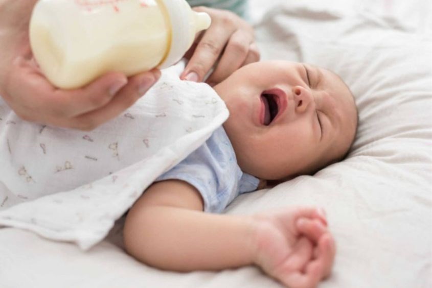 Trẻ bú kém, ăn uống giảm rõ rệt