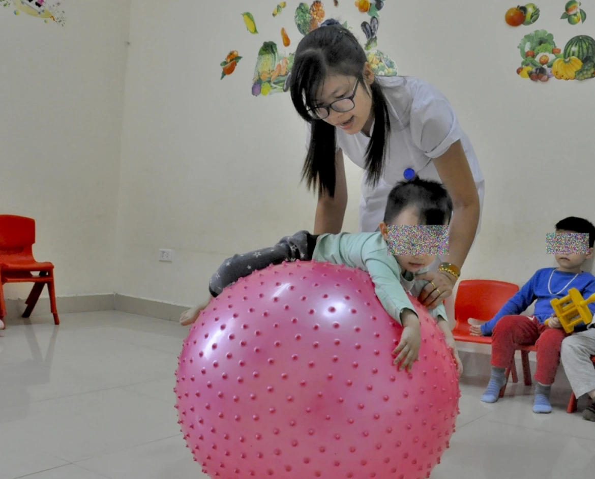 Trẻ chậm phát triển vận động