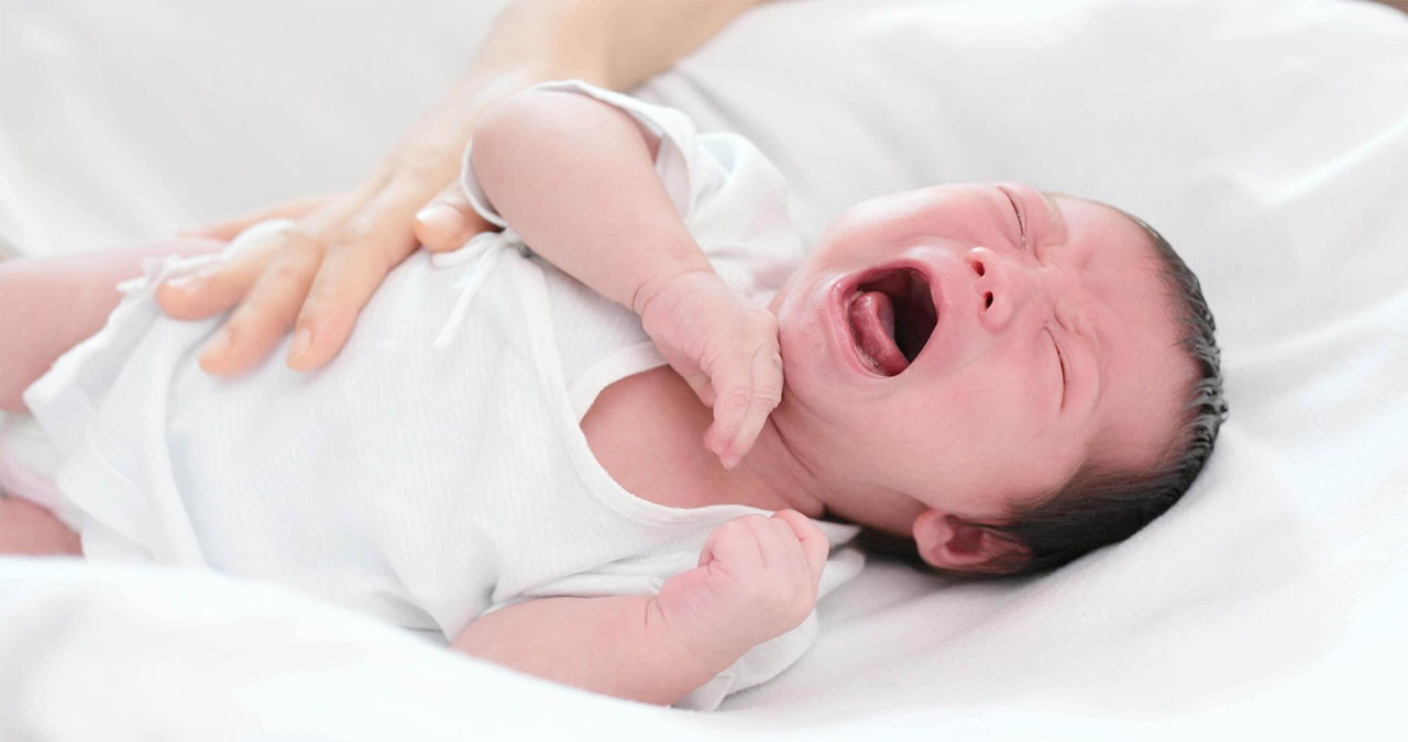 Trẻ quấy khóc hoặc khó chịu sau bú