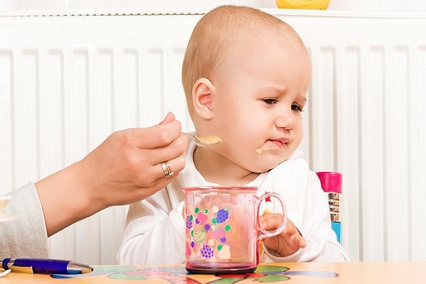 Lầm tưởng số 3: Ép con ăn nhiều hơn khẩu phần