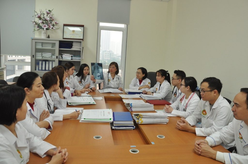 khám nhi tại bệnh viện quân y 103