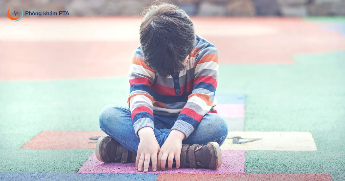 nguoi-tram-cam-mat-hung-thu-voi-moi-thu