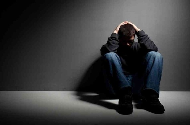 Cảm xúc tiêu cực kéo dài dễ dẫn tới tinh thần bị suy kiệt