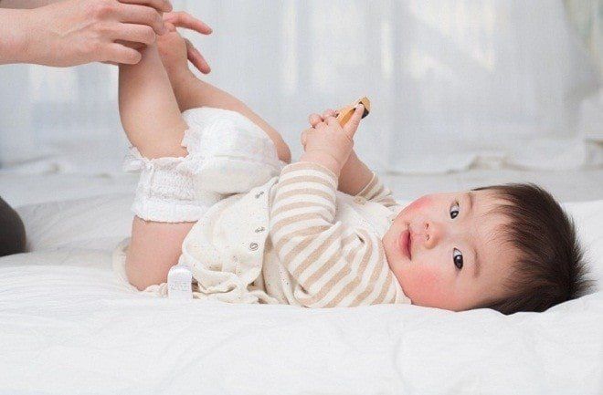 Phân nhầy ở trẻ 6 tháng tuổi là gì?